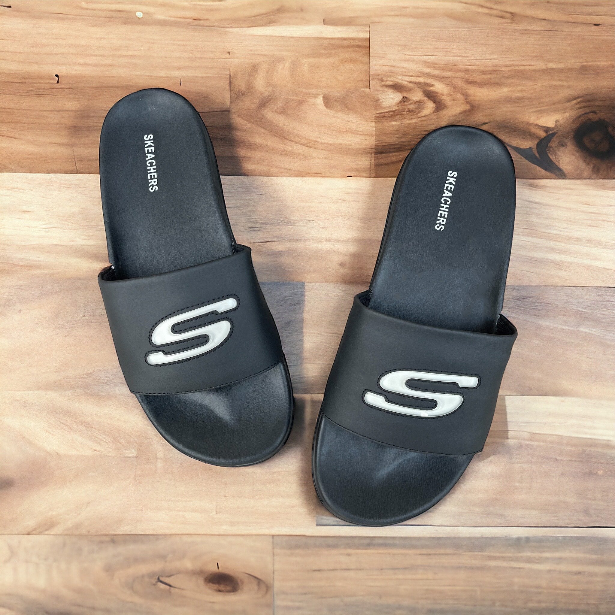 Sk-chers Black Grip Slides GS-2300